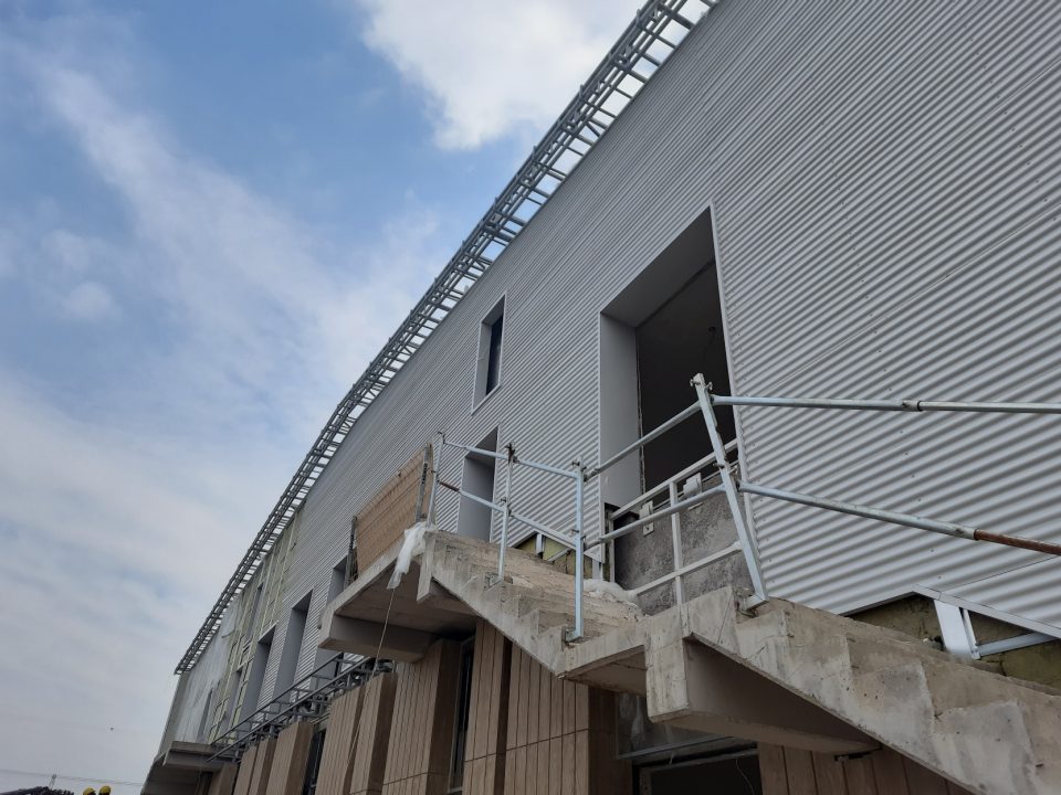 gallery-item